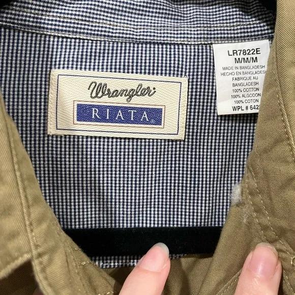 Wrangler Riata Button up - Picture 2 of 3